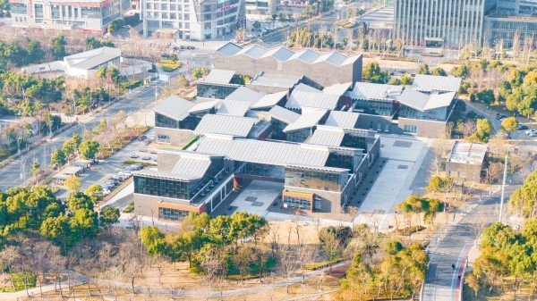 图说：嘉定区图书馆