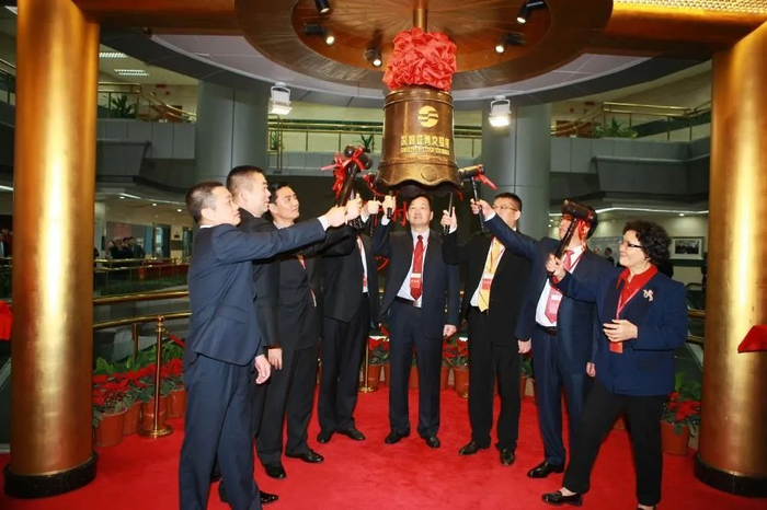 （牧原集团2014年初上市敲钟瞬间 全景网陈学良/摄）