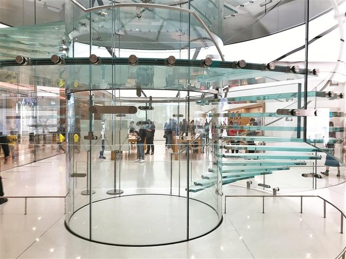 深圳一家苹果专卖店。