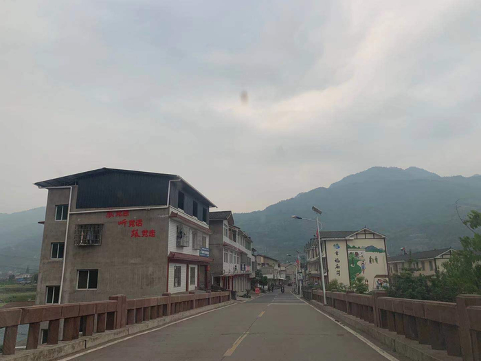 女方娘家雅安市荥经县新添镇庙岗村 澎湃新闻记者 胥辉 摄