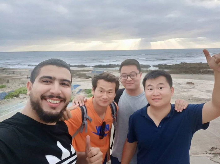 张凯与公司团队成员，受访者供图