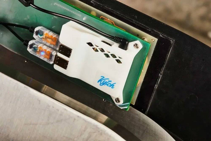 安装在冰激凌机内部的Kytch | wired.com