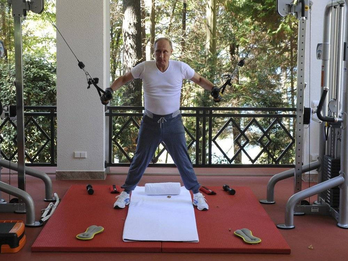 普金连健身裤也爱Loro Piana / 图片来源：Google 