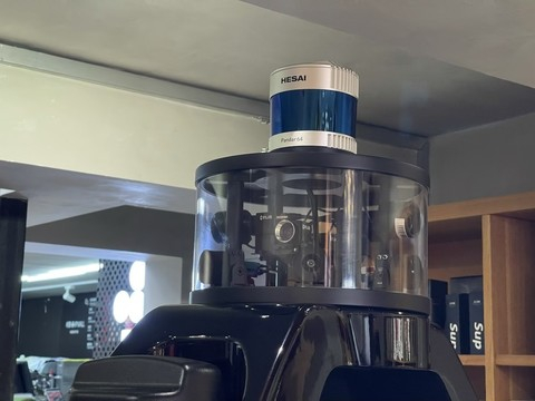 ▲美团魔袋20顶部传感器