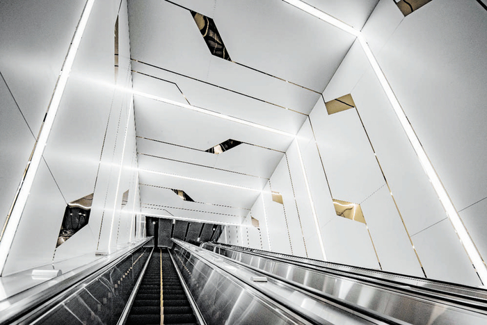 极具艺术氛围的18号线地铁站