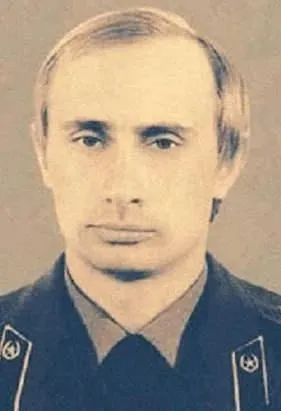 ·普京年轻时照片