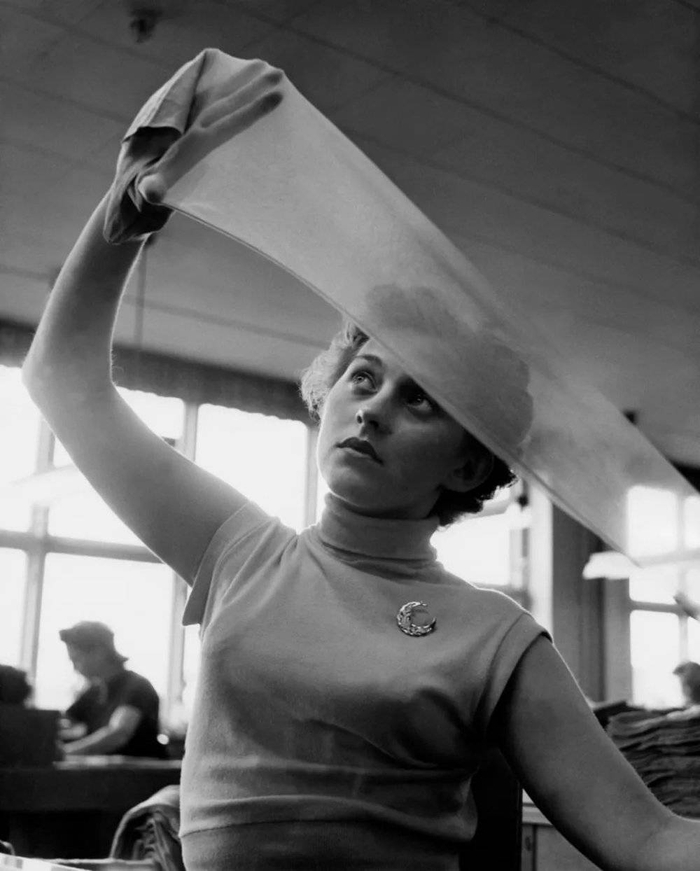 尼龙丝袜：风靡全球的“时尚爆品”