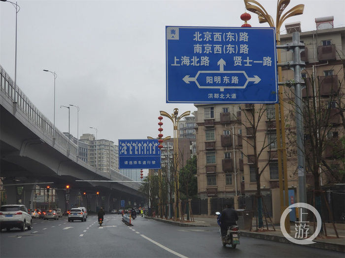 ▲4月27日，南昌市洪都大道立面改造项目一景。摄影/上游新闻记者 肖鹏