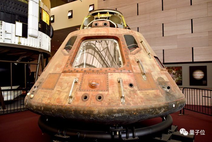 △他驾驶的指令舱也在该馆展出