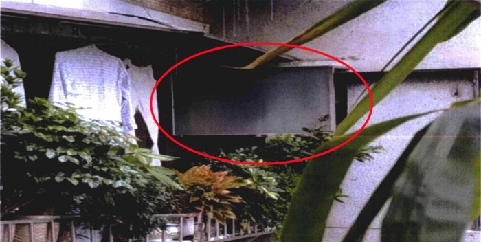 现场图片（红圈处为框架遮挡物）