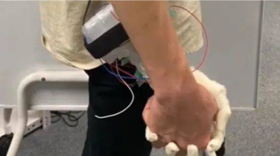 散步女友机器手