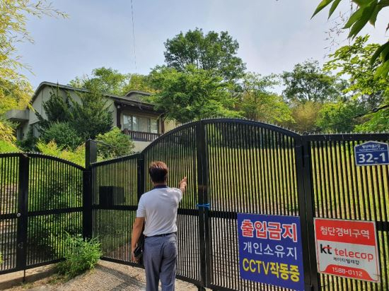 正在建设中的私宅地皮 图片来源：国民日报