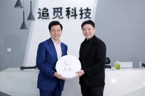 ▲创新工场CEO、人工智能工程院院士李开复造访追觅科技