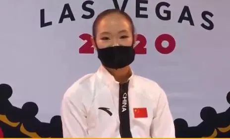 ▲ 比赛结束后，林姗等待比赛结果。视频截图