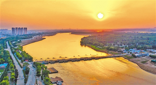  图为黄河济南泺口段美景。陈长礼摄