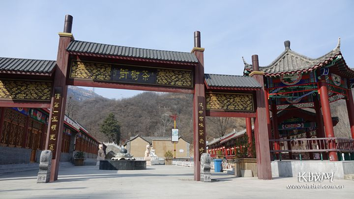 车谷砣村古茶文化商业街。长城网记者 张嘉琪 摄