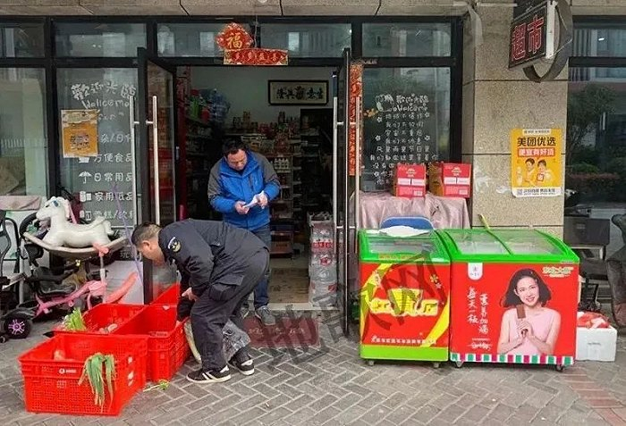 这些开在路边的小店正成为团购平台的目标