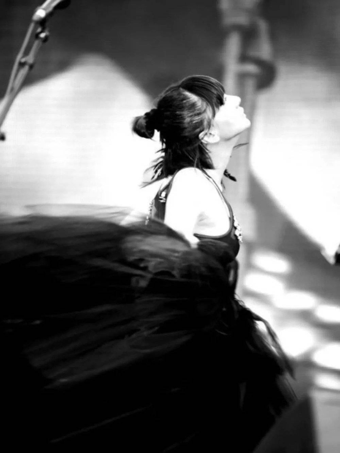 工作中的春晓 摄影：曾晓