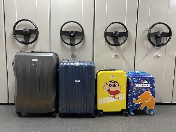 图说：箱包抽查 来源/采访对象供图（下同）