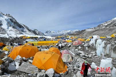 资料图，5月3日的珠峰大本营。