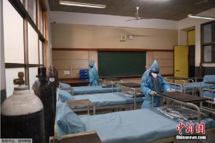 资料图，艾哈迈达巴德郊区的Adani Vidya Mandir学校已被改建为新冠护理中心