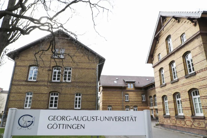 这是4月16日在德国哥廷根拍摄的哥廷根大学一角。新华社记者单宇琦摄