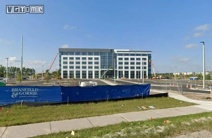 这幢办公楼是公开对外招租的，没法定位到骗子