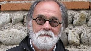 △法国作家、时政评论家和记者马克西姆·维瓦斯