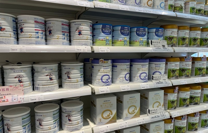 北京市大兴区一家乐友门店在售的佳贝艾特奶粉