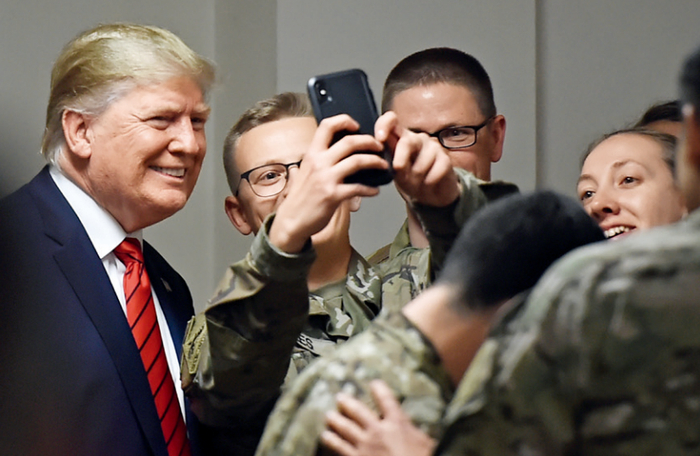 ·2019年11月28日，美国总统特朗普任内首访驻阿富汗美军基地。