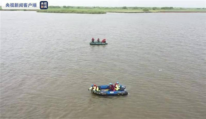 搜救现场 图据央视新闻