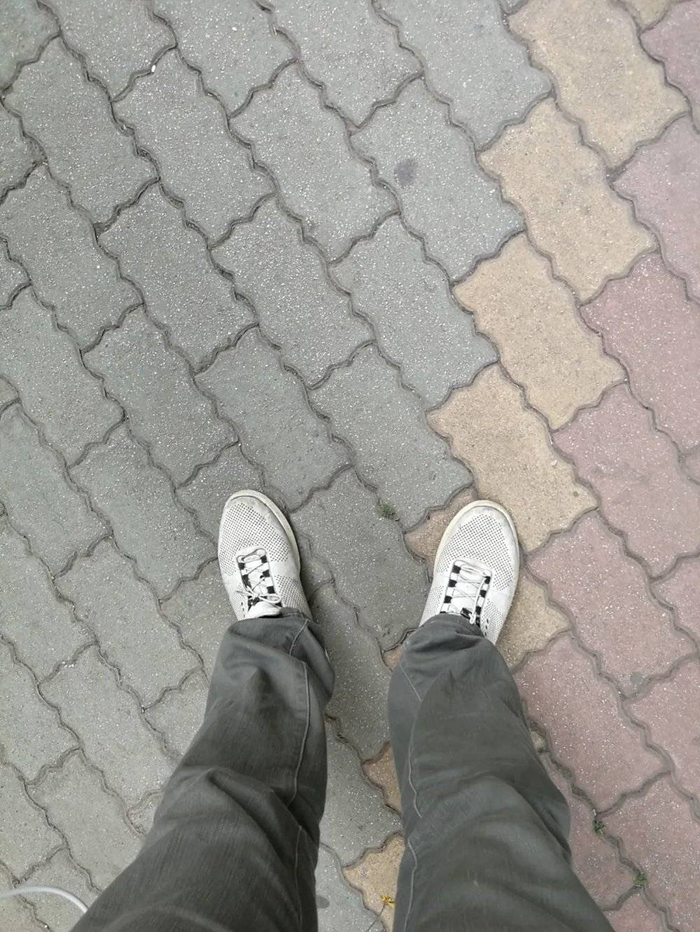 昆明，我脚下的地砖，曾经是米轨铁路经过的地方。