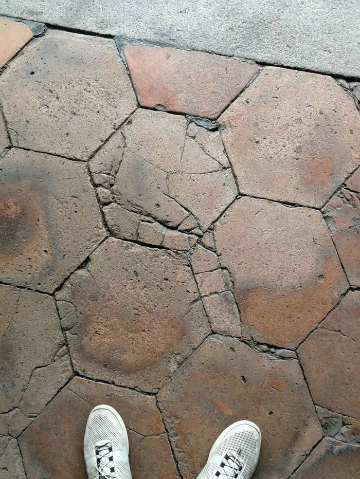 潮州许驸马府地砖纹理。