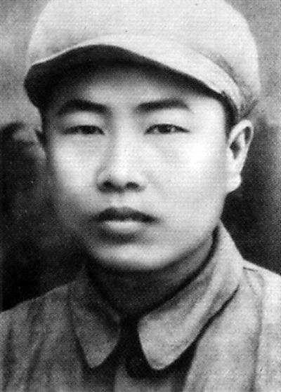 董存瑞像。新华社发