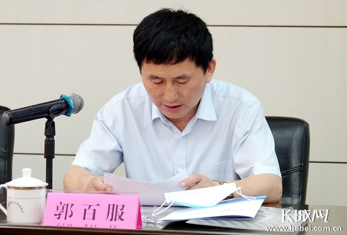 河北省民政厅二级巡视员郭百服参加会议，充分肯定协会取得的成绩，并对协会发展提出新要求、新期待。长城网记者 信贺宁 摄