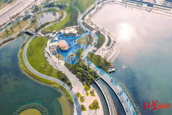 ▲成都东部新区龙马湖公园示范段