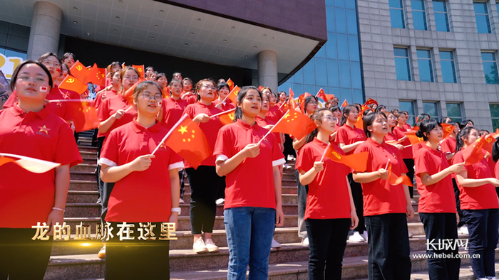 石家庄邮电职业技术学院版《岁月征程》MV截图。