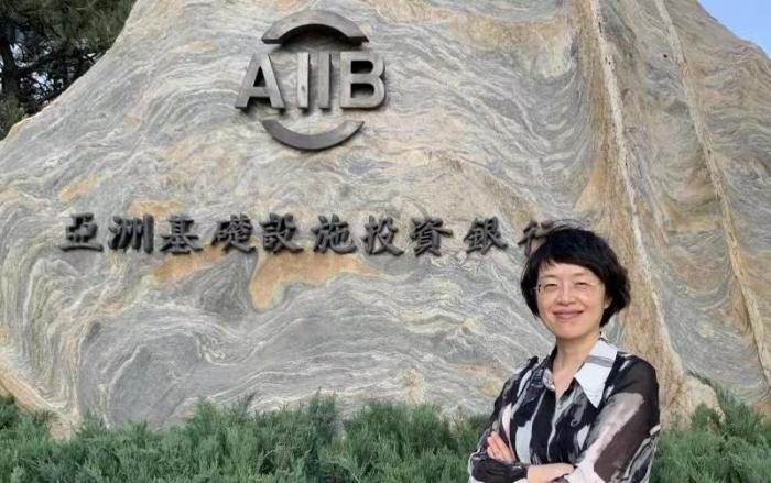 图：亚投行政策战略与预算局局长郑权