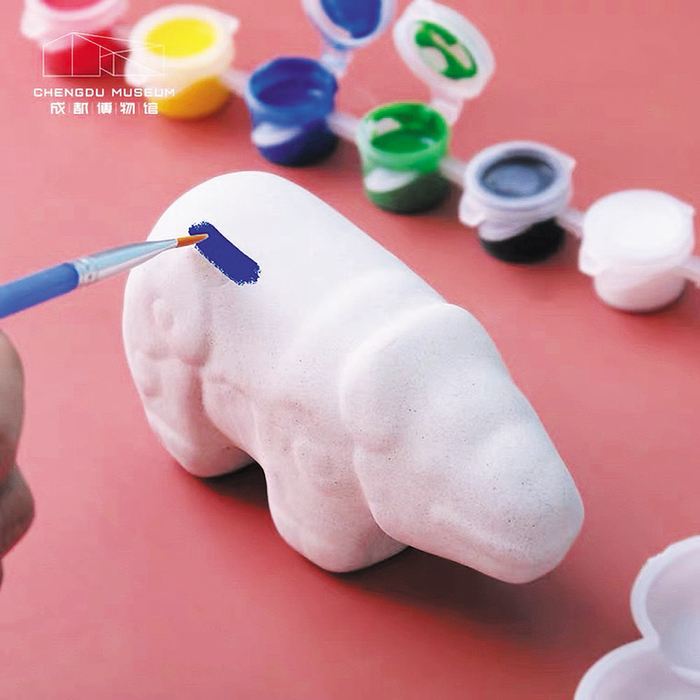 成博以石犀为原型，开发了一系列文创产品