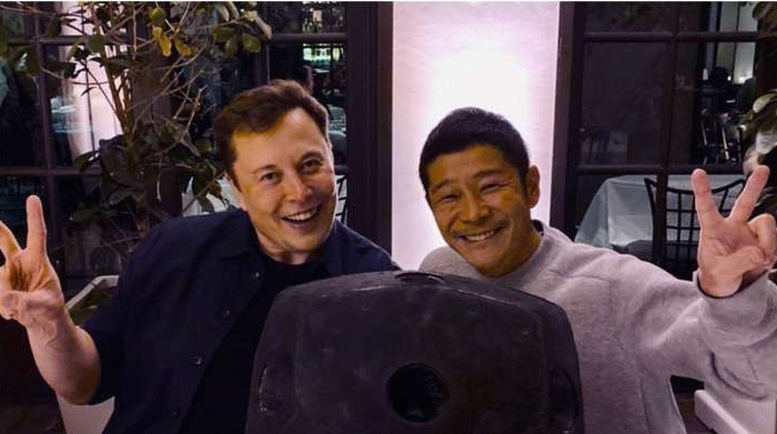 图注：马斯克和前泽友作