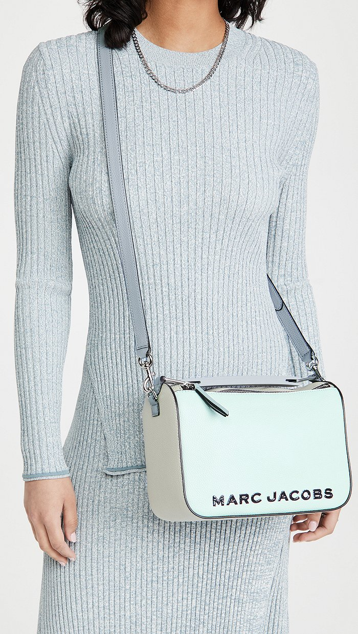 图片来源：shopbop