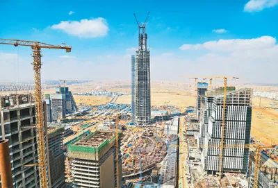 埃及新行政首都中央商务区项目建设工地。（中国建筑埃及分公司供图）
