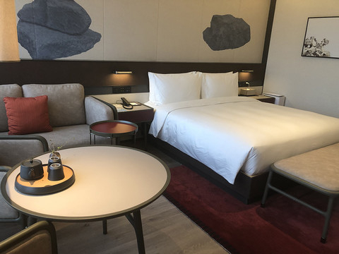 禧玥酒店的设计风格结合大量中国元素。澎湃新闻记者李佳蔚图