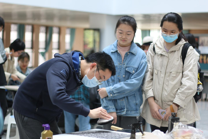 演示拓印步骤