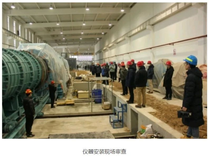 中科院力学所发布的“JF-22超高速风洞仪器安装现场审查”照片