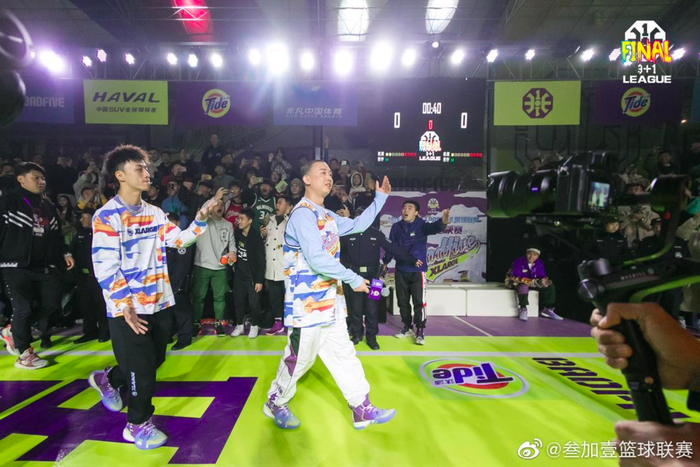 ©李宁反伍BADFIVE官方微博；叁加壹篮球联赛官博