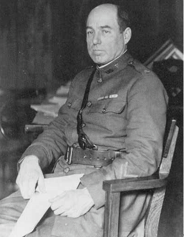 △理查德·斯特朗是哈佛大学热带医学教授，1906年任菲律宾生物实验室主任时，斯特朗给24名囚犯注射了含有霍乱细菌的血清，这些血清还被鼠疫杆菌污染过，最终导致13人死亡。图片来源：美国陆军医学部