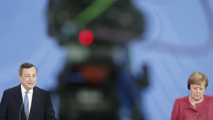 △欧盟峰会前，德国总理默克尔在柏林与意大利总理德拉吉进行会晤（图片来源：德新社）