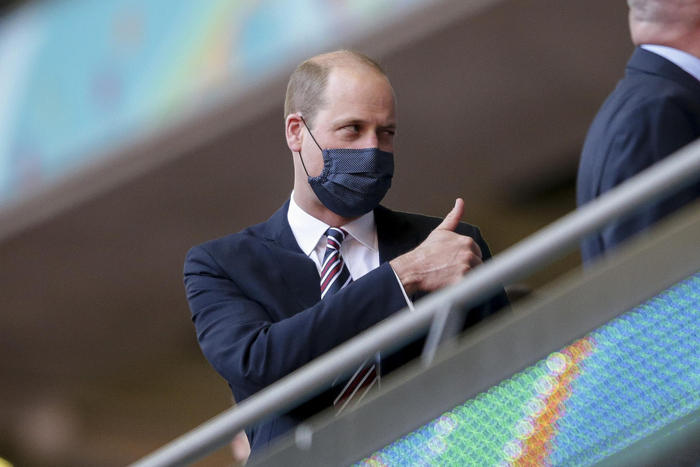 英国威廉王子在场边观战。