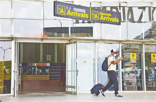 　上图尼日利亚阿布贾机场航站楼。奥拉屯基·奥巴萨摄（新华社发）